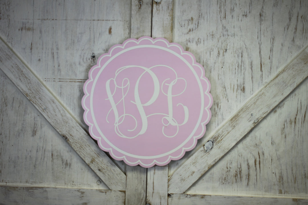 Scallop Circle - Wooden Monogrammed Sign (M-004)