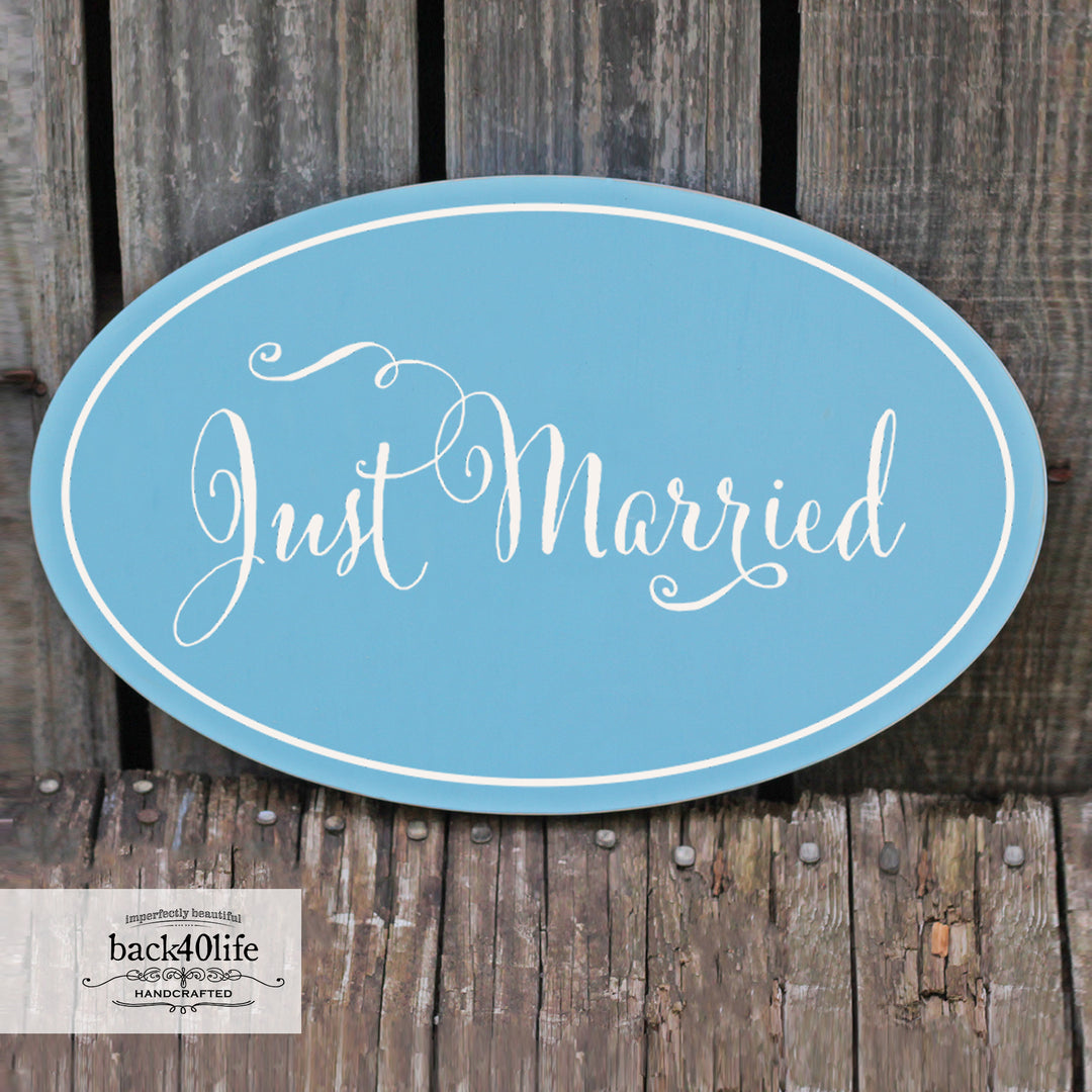 Just Married Oval Wooden Sign (W-064)